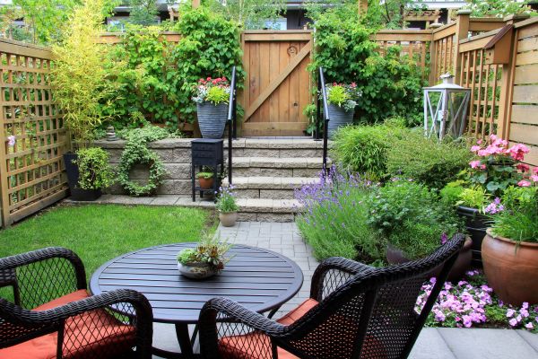 Small Yard Landscaping in Sebring