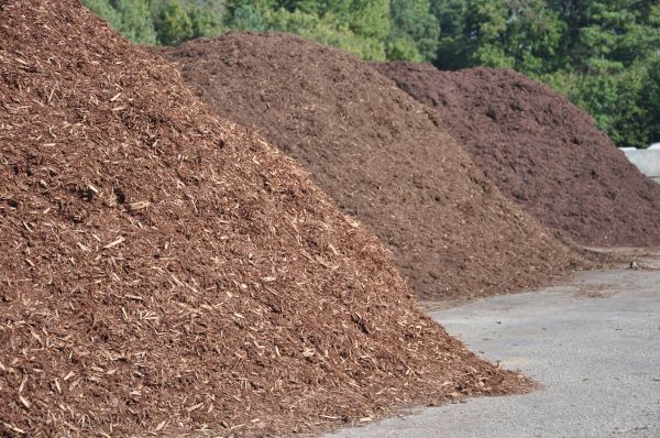 Brown Mulch Delivery in Sebring