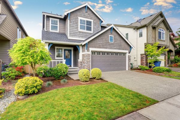 Curb Appeal Landscaping in Sebring