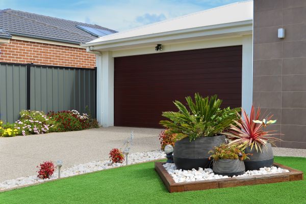 Front Yard Landscaping in Sebring